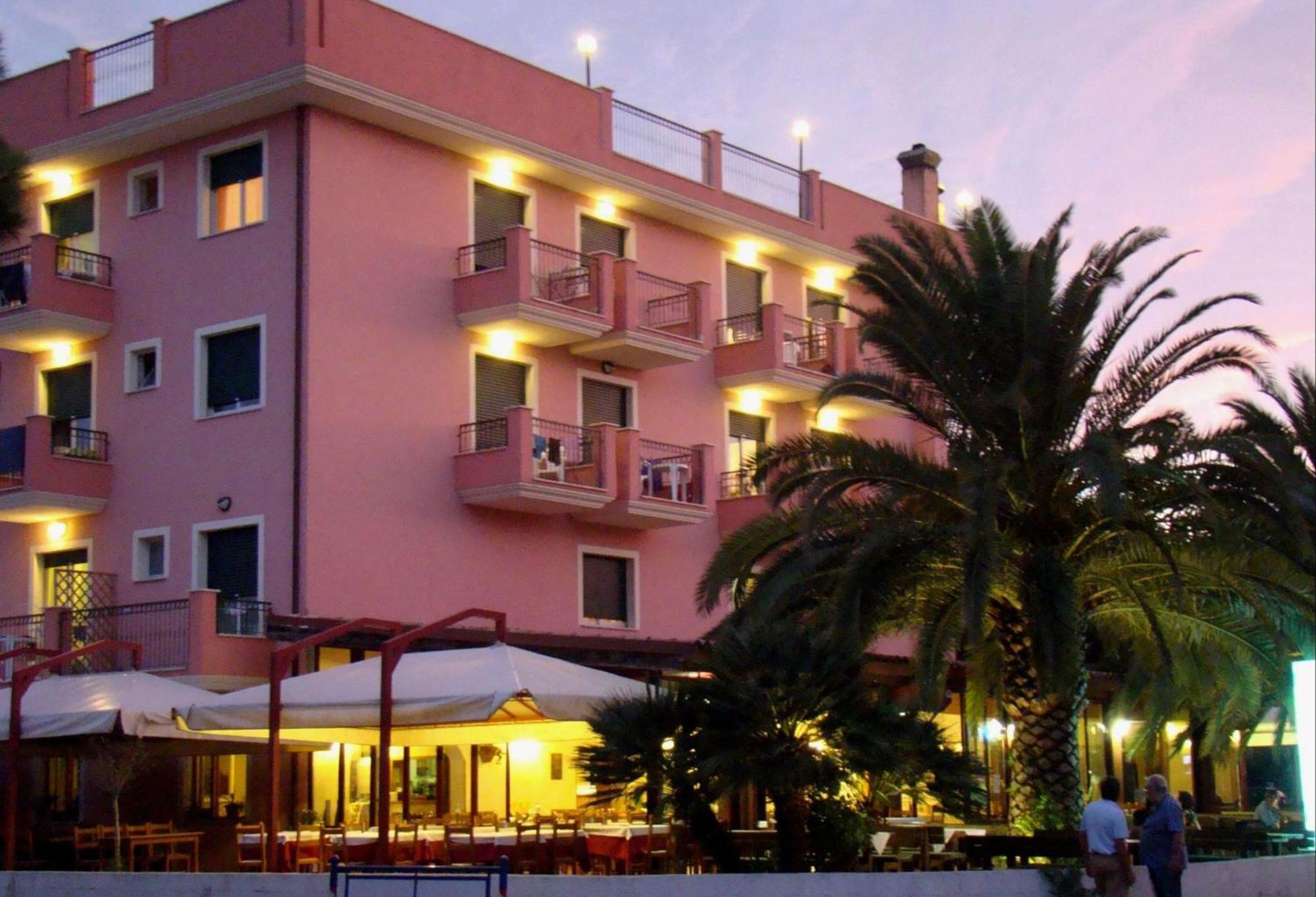 Il Casale Aparthotel Martinsicuro Ngoại thất bức ảnh