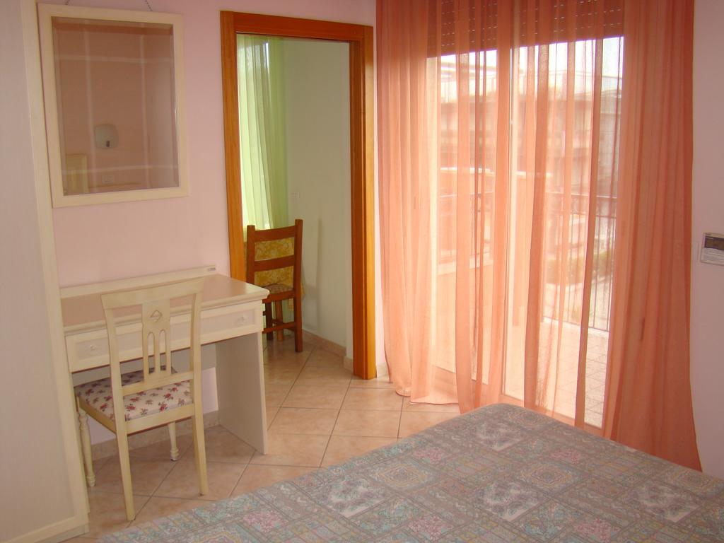 Il Casale Aparthotel Martinsicuro Ngoại thất bức ảnh